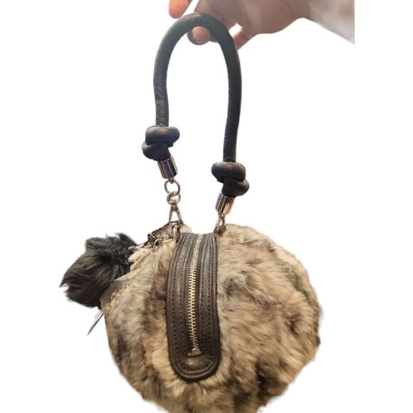 Ed Hardy Pep Rally Whitney Wristlet Handbag - Picture 2 of 6